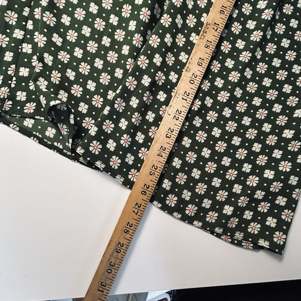 Cabi Green Floral Daisy Print Blouse Size M Sleeveless Boho Hippie Cottagecore - Picture 6 of 12